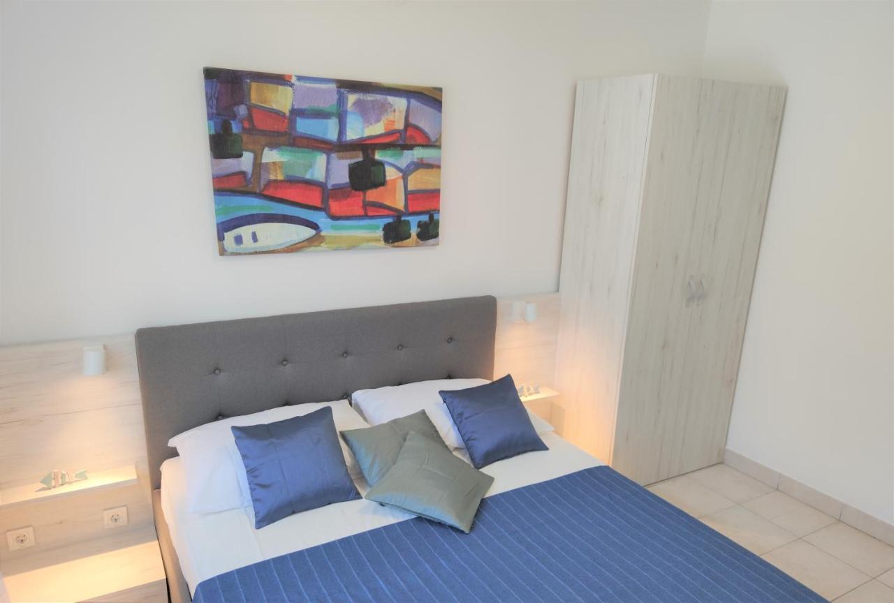 Apartments Riba Vis Extérieur photo