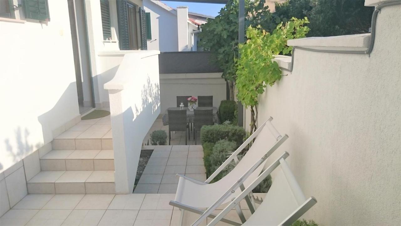 Apartments Riba Vis Chambre photo