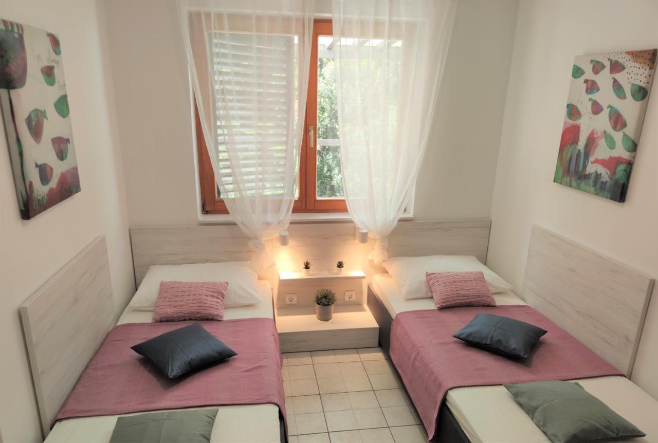 Apartments Riba Vis Chambre photo