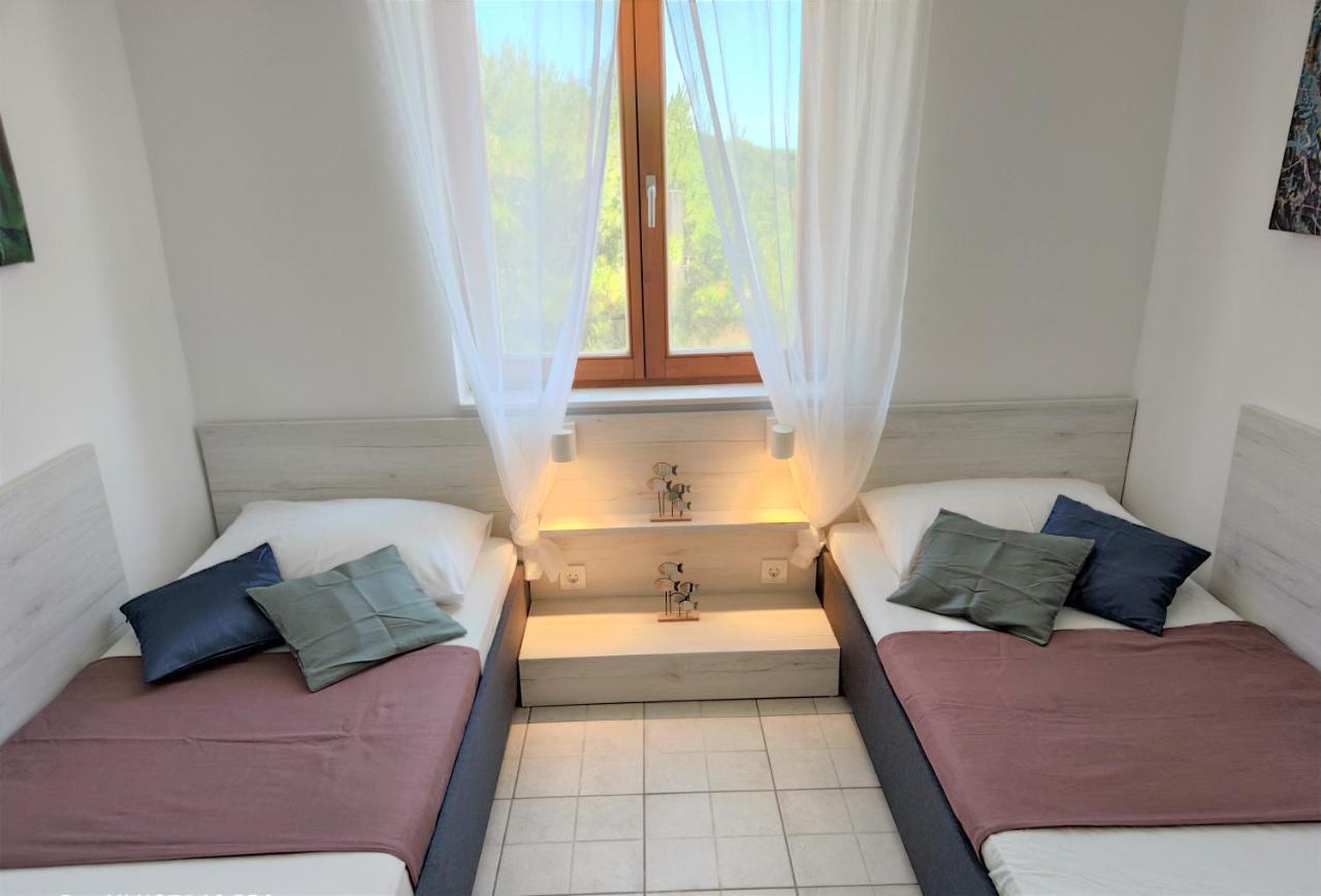 Apartments Riba Vis Chambre photo