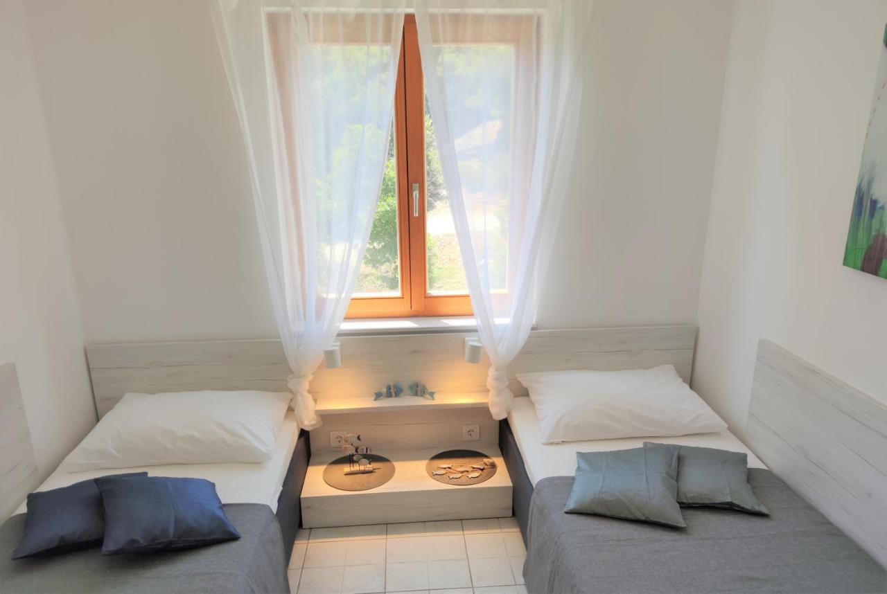 Apartments Riba Vis Chambre photo